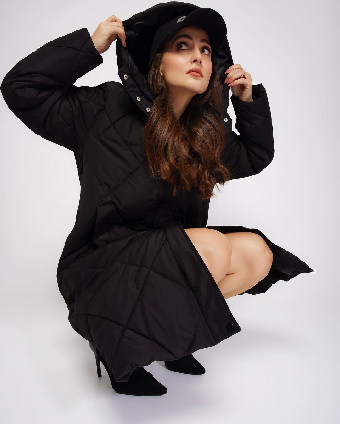 HINDI ACTRESS ELLI AVRRAM IMAGES IN BLACK COLOR DRESS 3